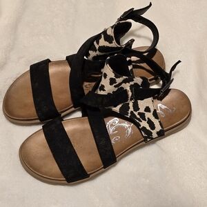 Stylish Black and Tan Sandals